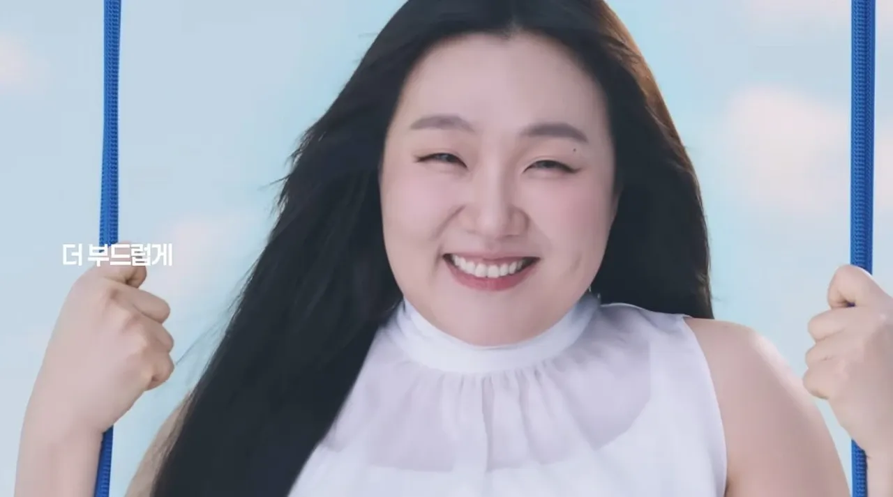 처음처럼 20주년 특별 모델 개그우먼 이수지의 유쾌한 레전드 광고 패러디 컷.